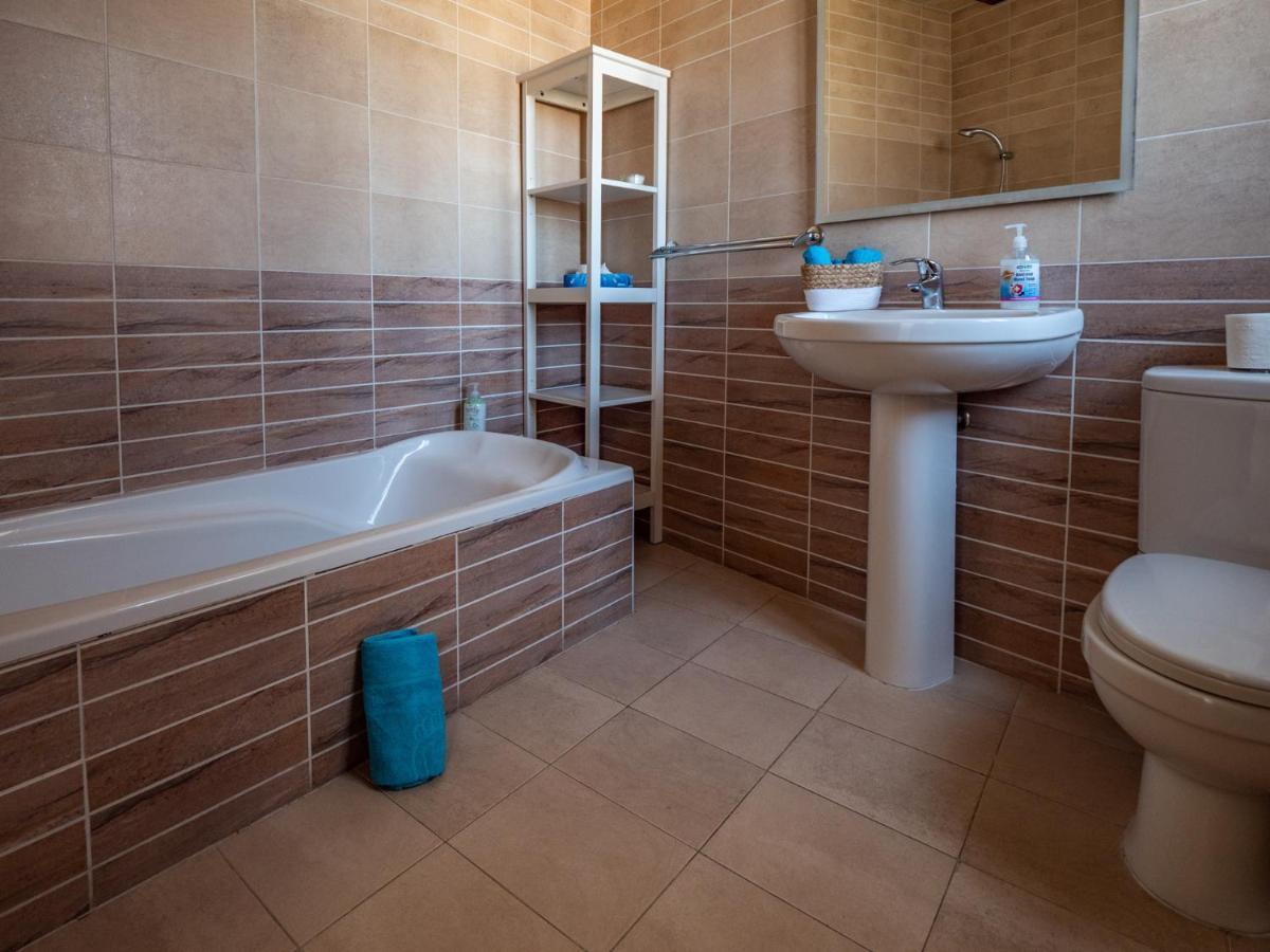250 Yo Tal-Bambinu Boutique Farmhouse Xagħra Екстериор снимка